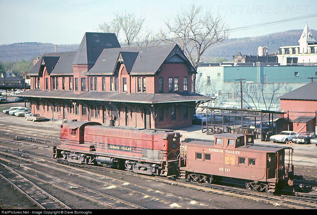 Route of the Black Diamond: The Lehigh Valley Railroad